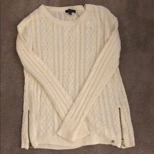 Women’s American Eagle cream sweater (XS)